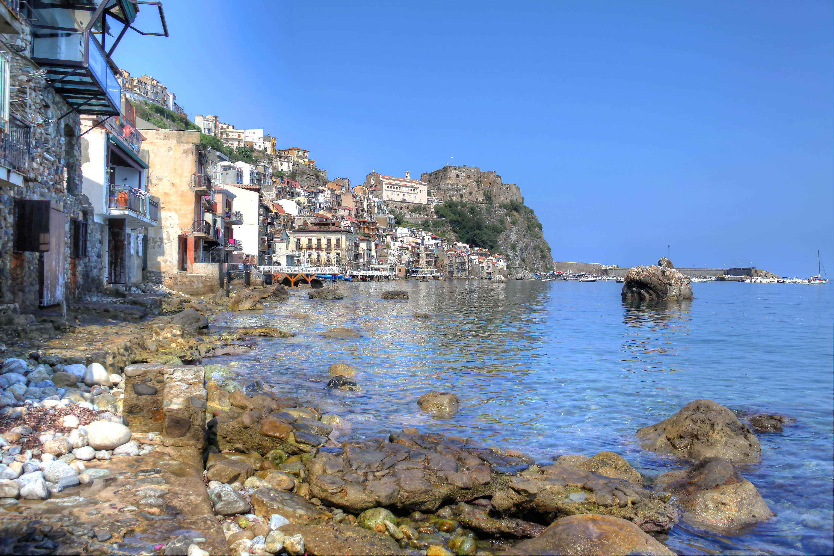 Chianalea water